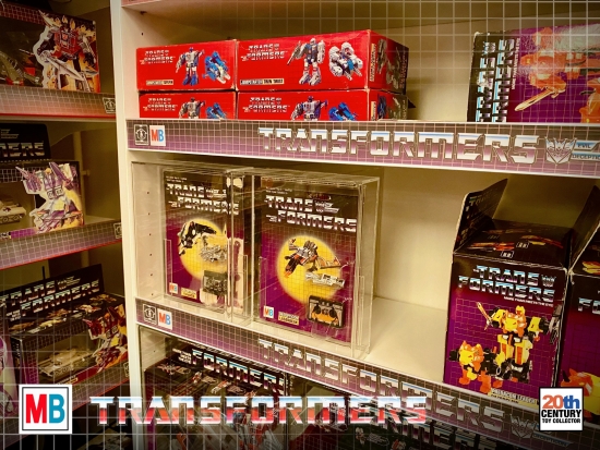 MB Transformers Collection Complete Milton Bradley 009 - Laserbeak Ravage