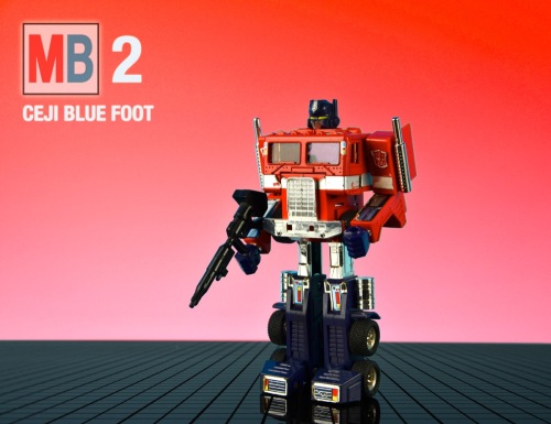 mb-optimus-prime-ceji-blue-foot-bot-mode-flattened-4-3_0