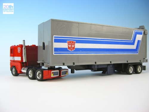 mb-optimus-prime-red-foot-alternate-mode-2