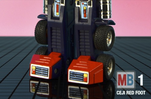 mb-optimus-prime-red-foot-bot-mode-feet-close-up_0