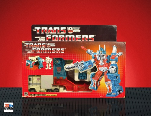 ultra-magnus-eu-box-front-flattened-4-3